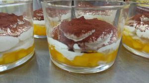 Tiramisú con base de mango